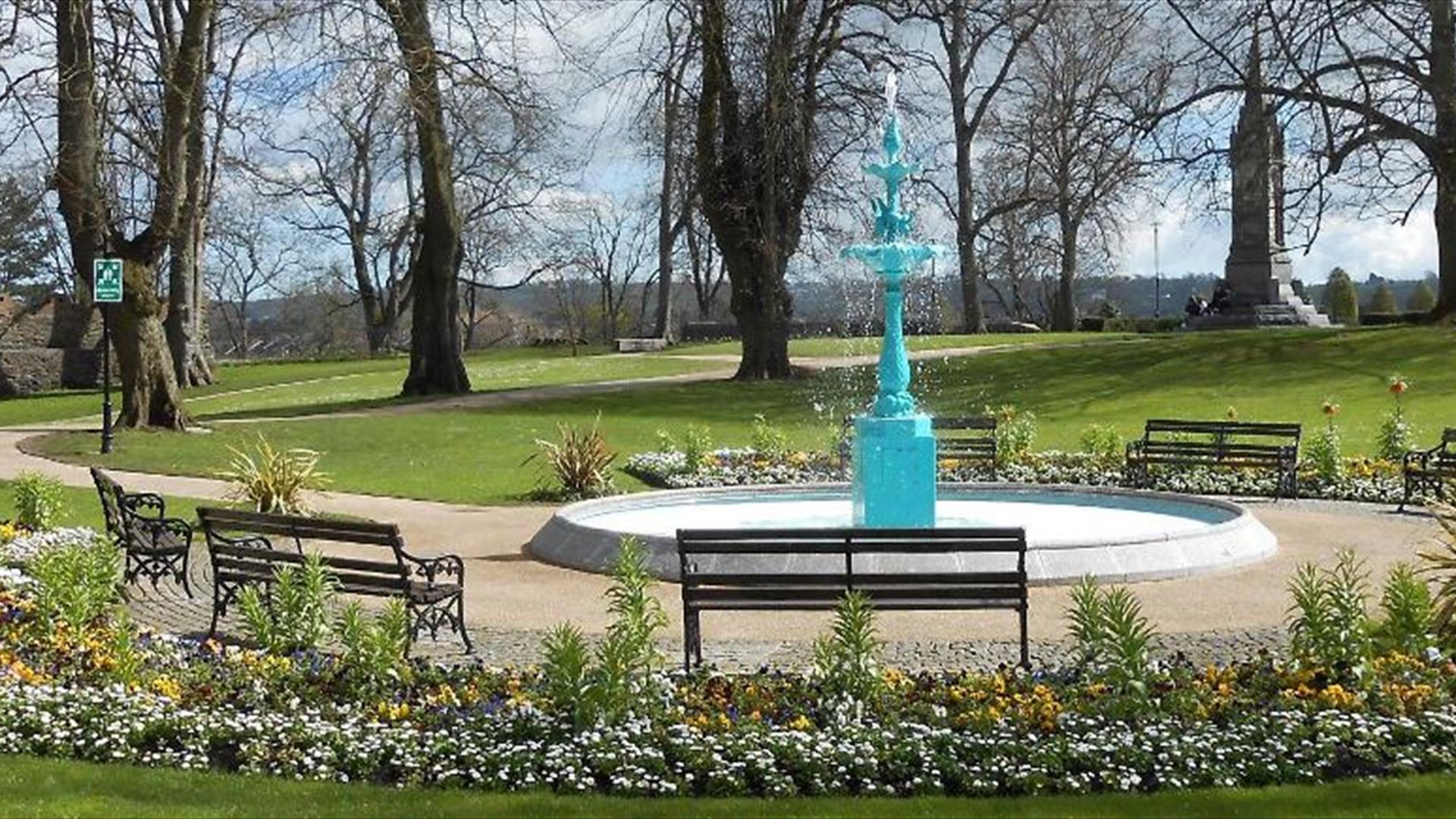 Picture of castle gardens with fountain and seating